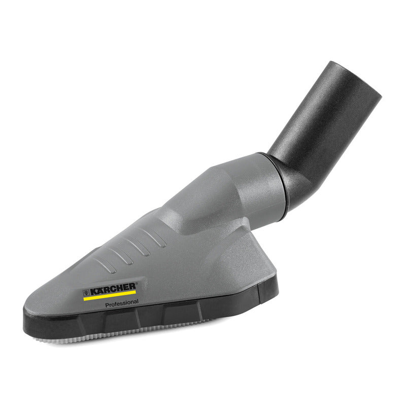 Triangle nozzle for cleaning floor corners with SGV